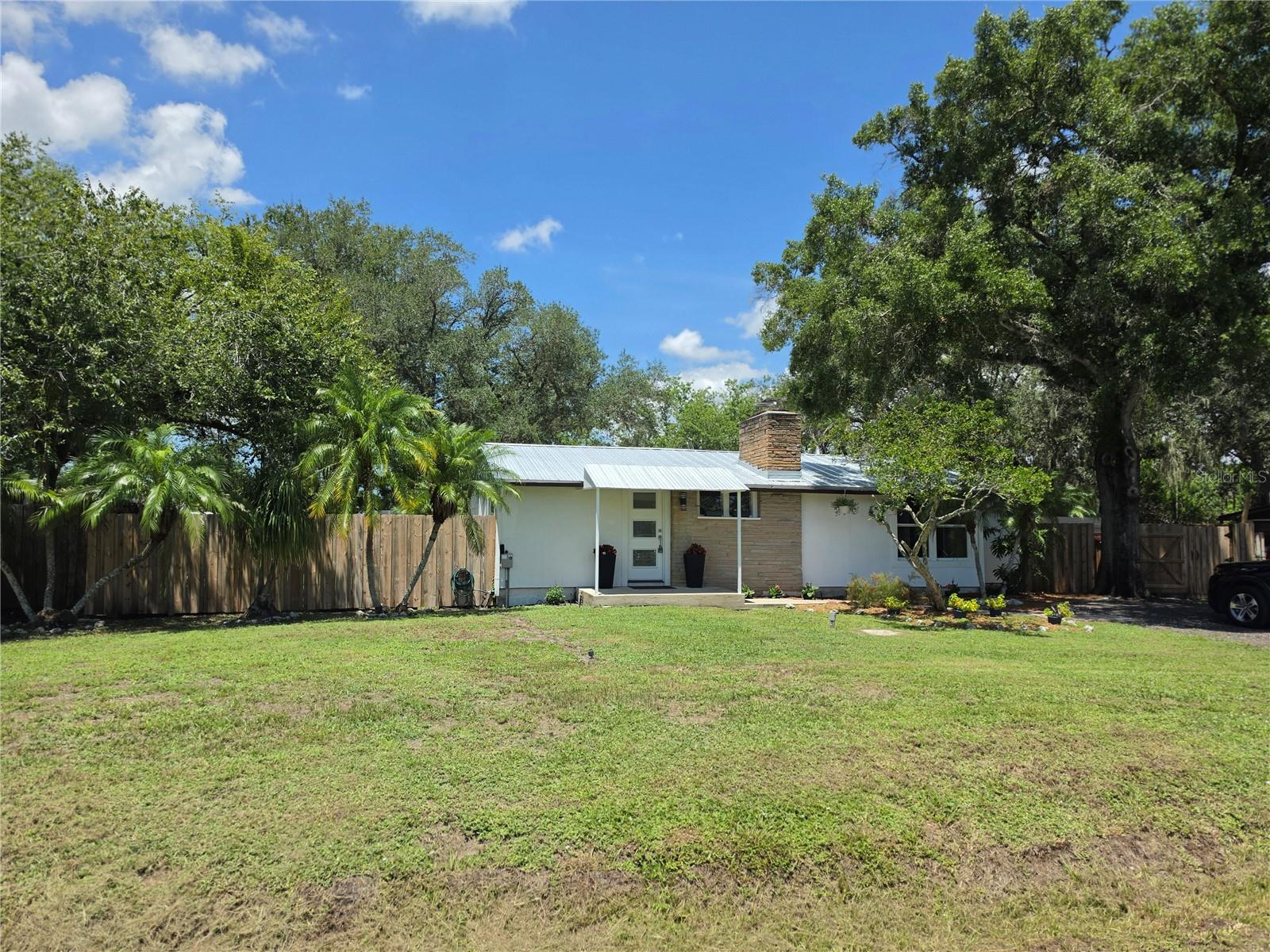 1205 WILLIS AVE — photo 2