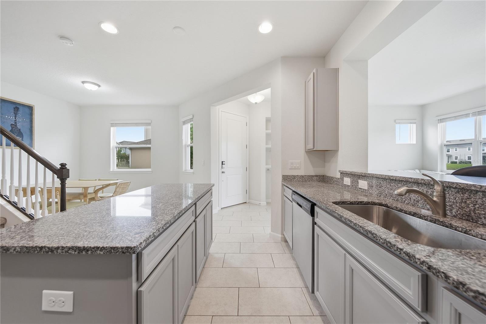 5553 PLEASANTVIEW CT — photo 16