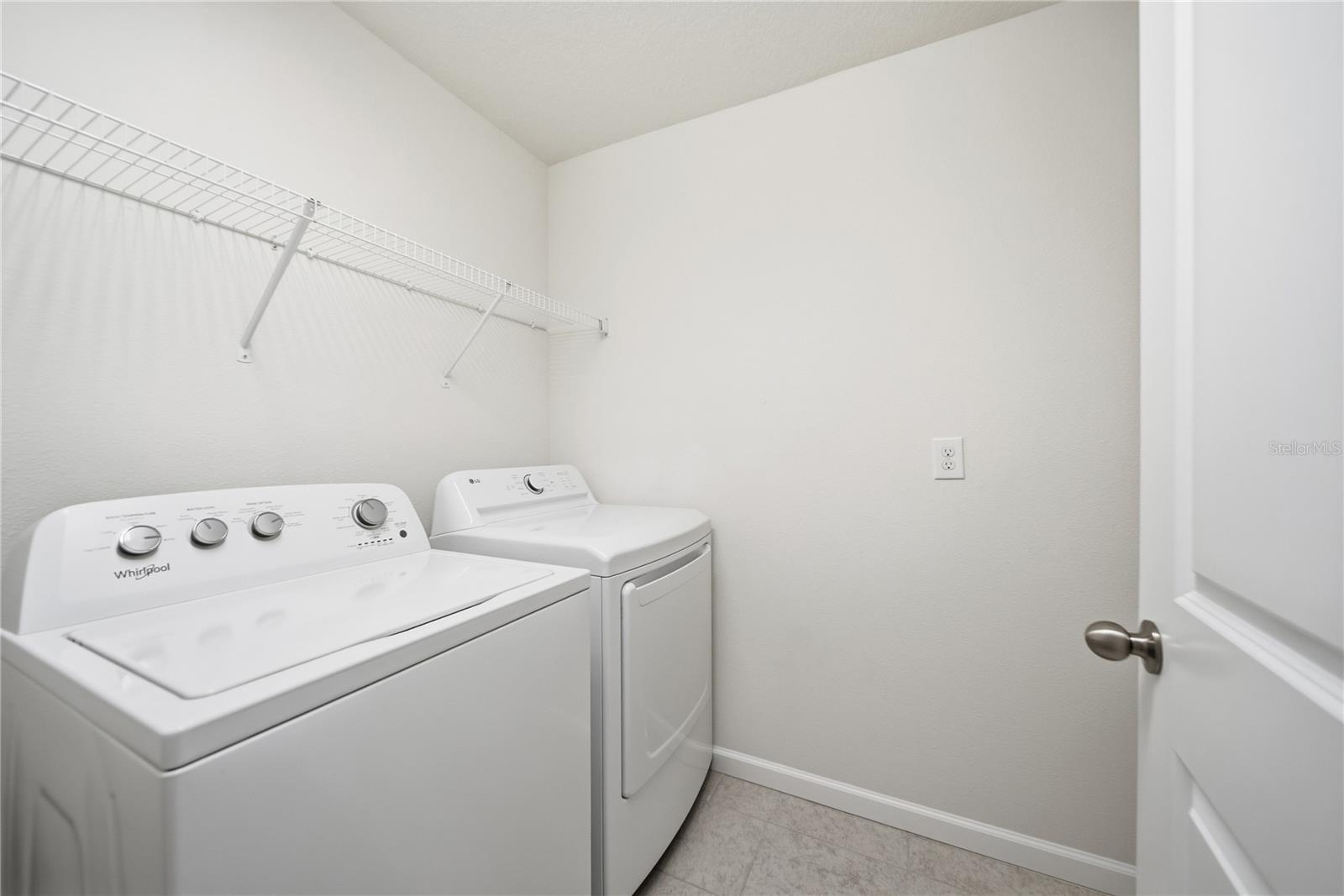 5553 PLEASANTVIEW CT — photo 28