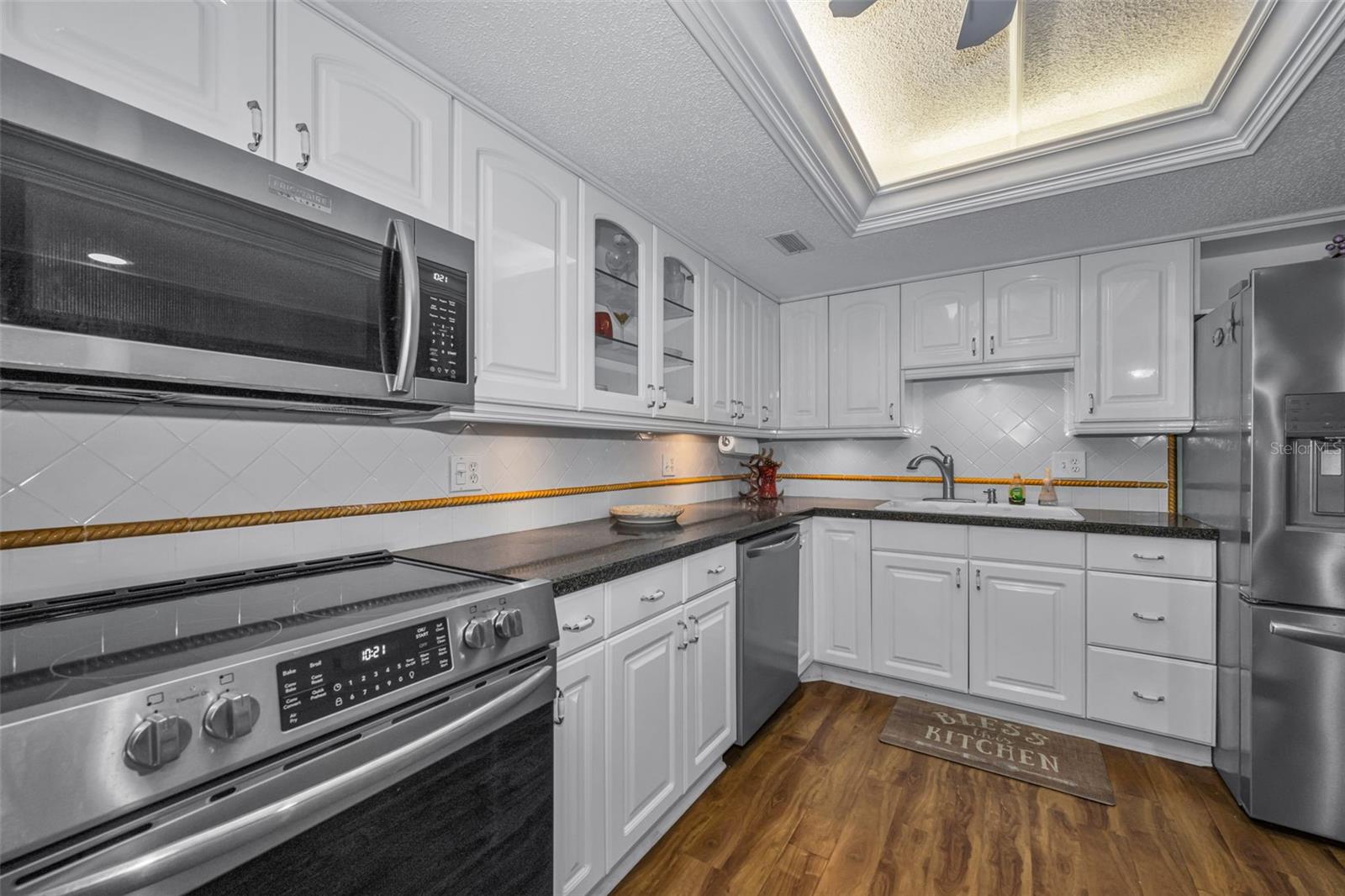 851 BAYWAY BLVD #101 — photo 10