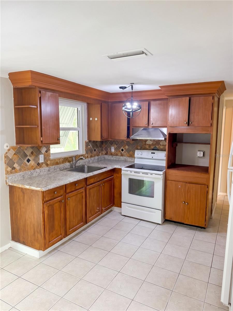 2412 ARCADIA RD — photo 11