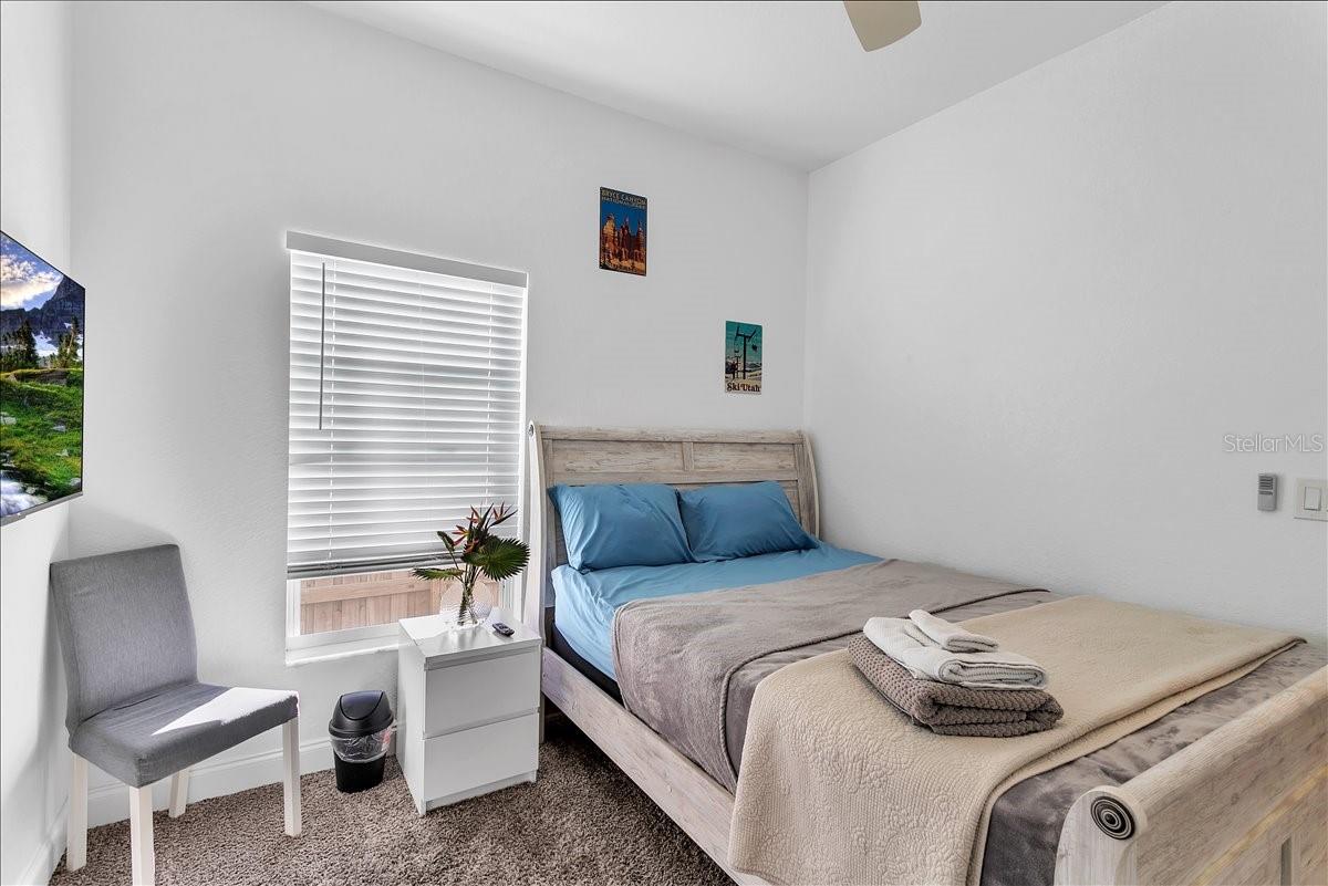 2402 W FIG ST — photo 7