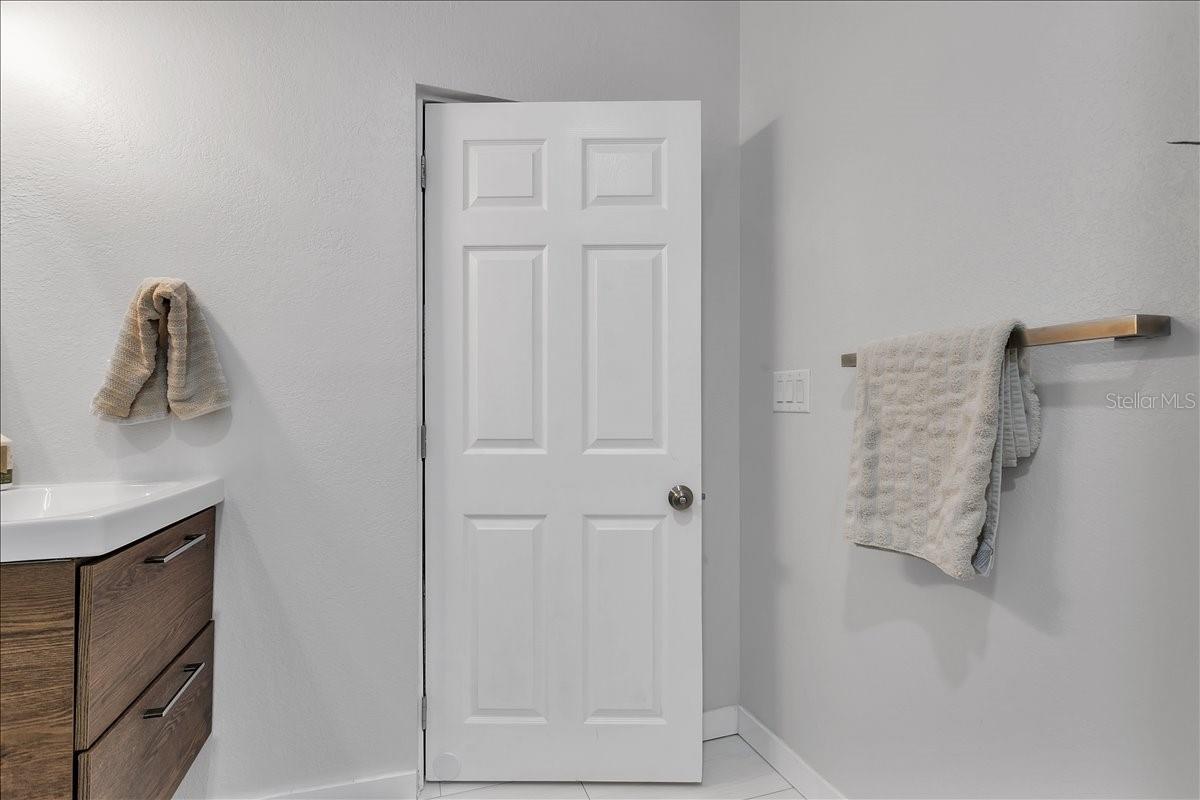 2402 W FIG ST — photo 21