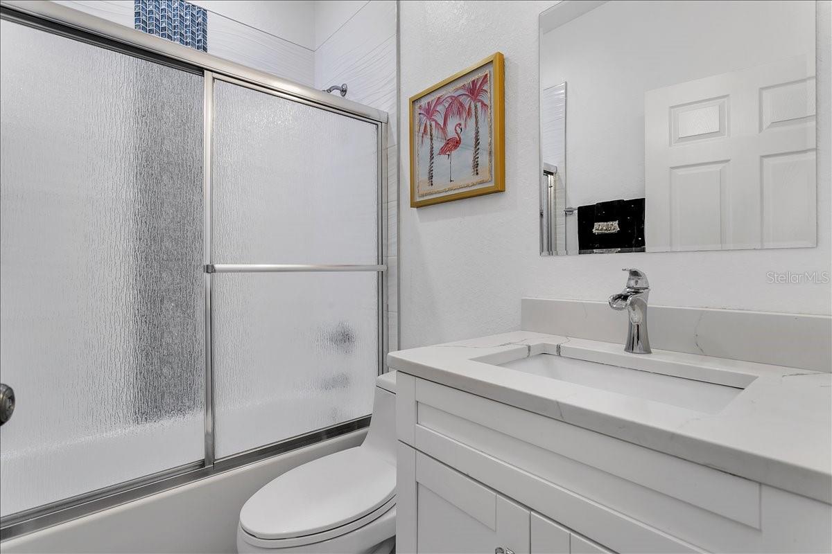 2402 W FIG ST — photo 10