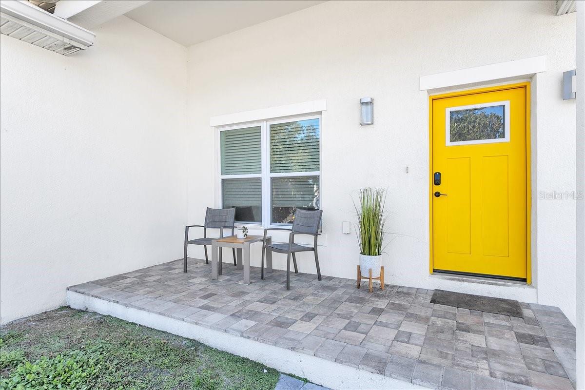 2402 W FIG ST — photo 2