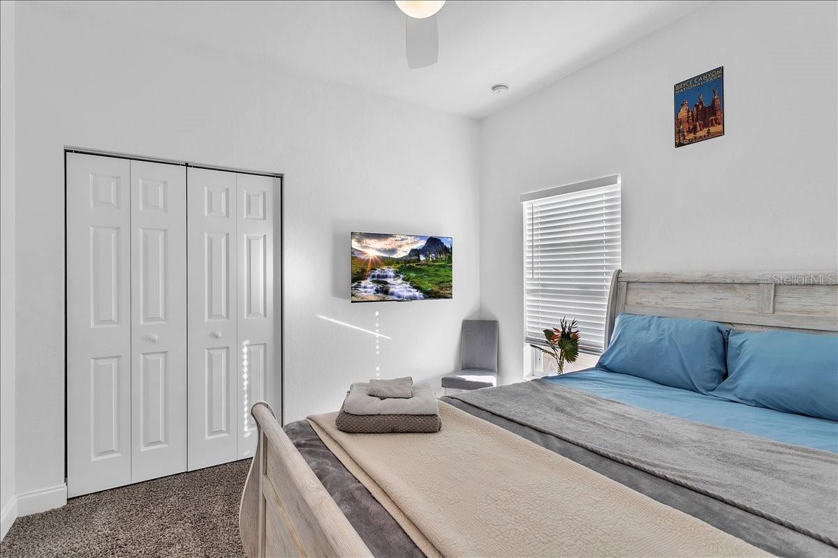 2402 W FIG ST — photo 5