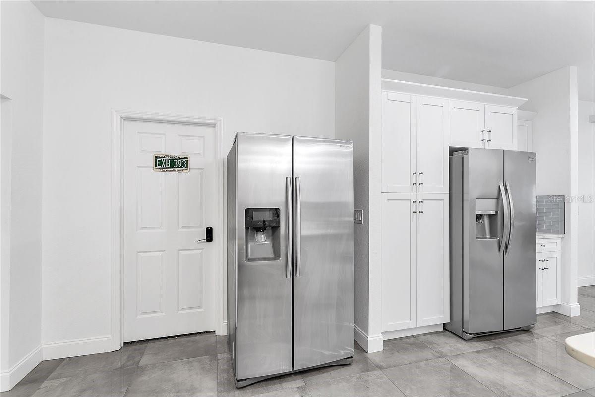 2402 W FIG ST — photo 30