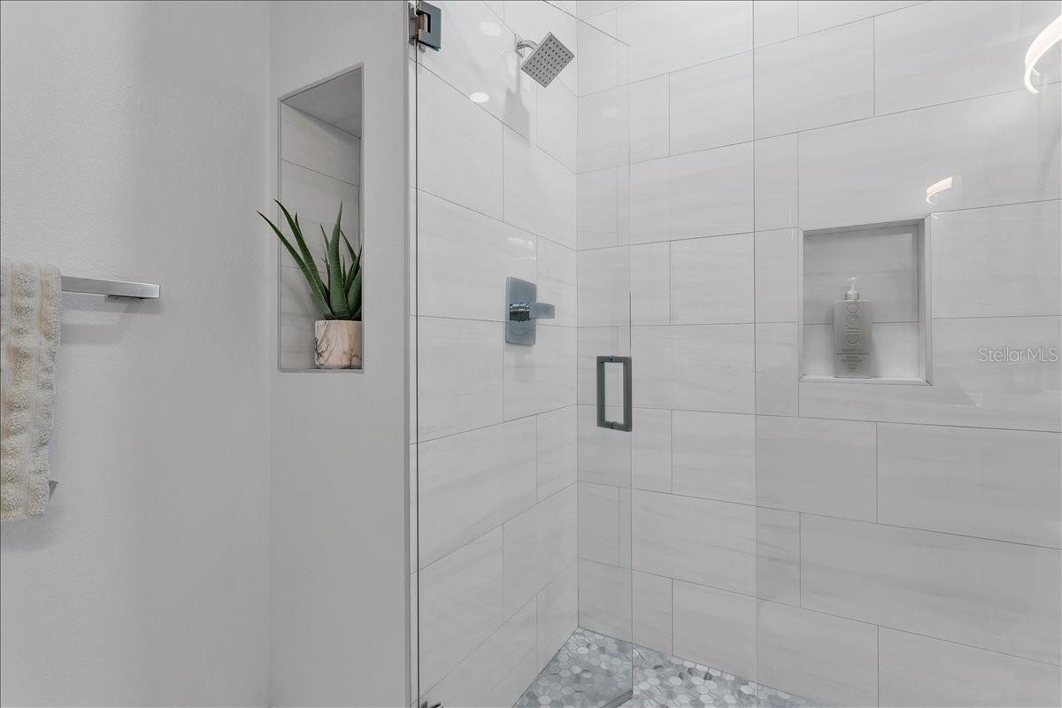2402 W FIG ST — photo 20