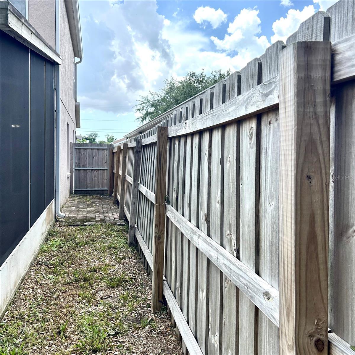 504 MAPLE POINTE DR — photo 41