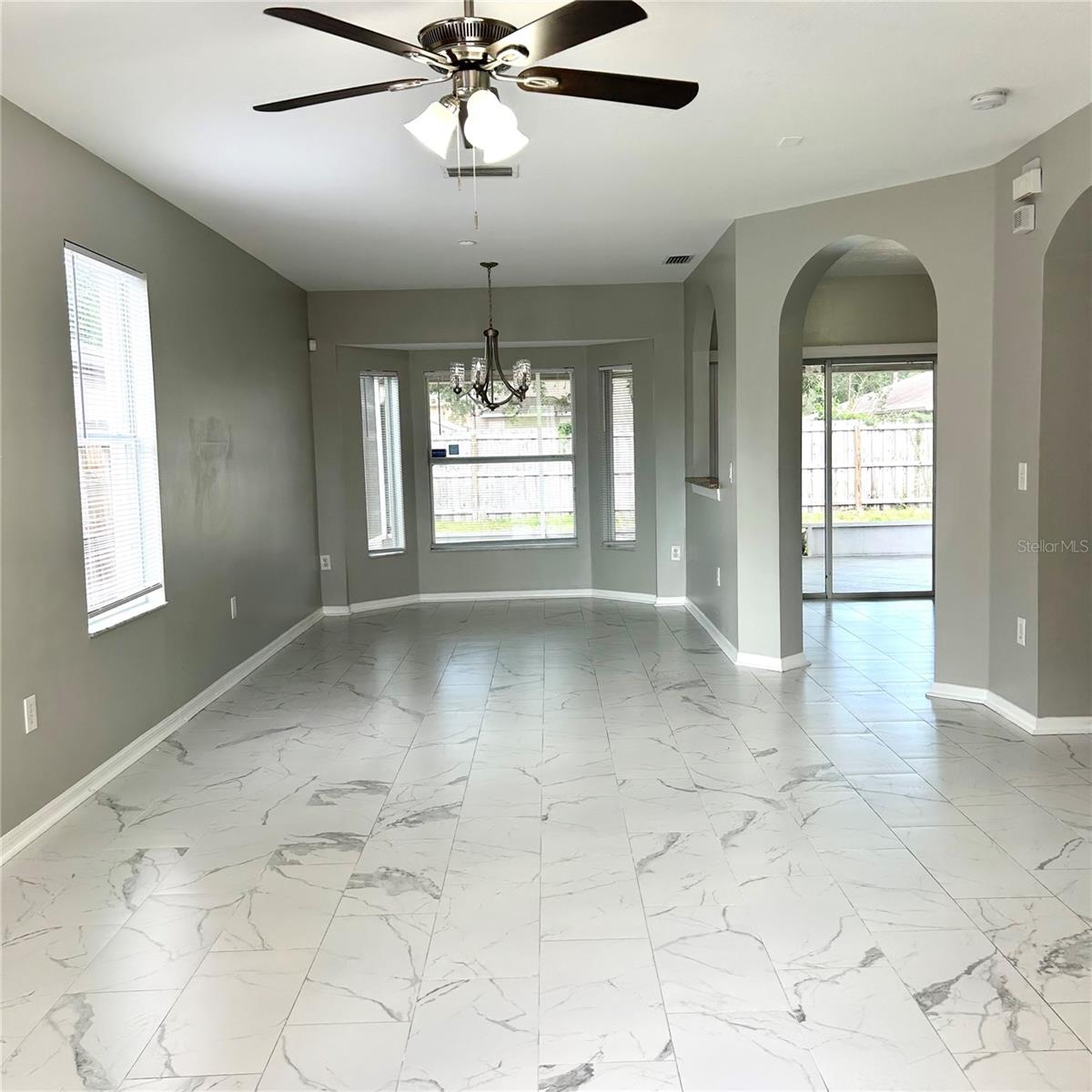504 MAPLE POINTE DR — photo 4