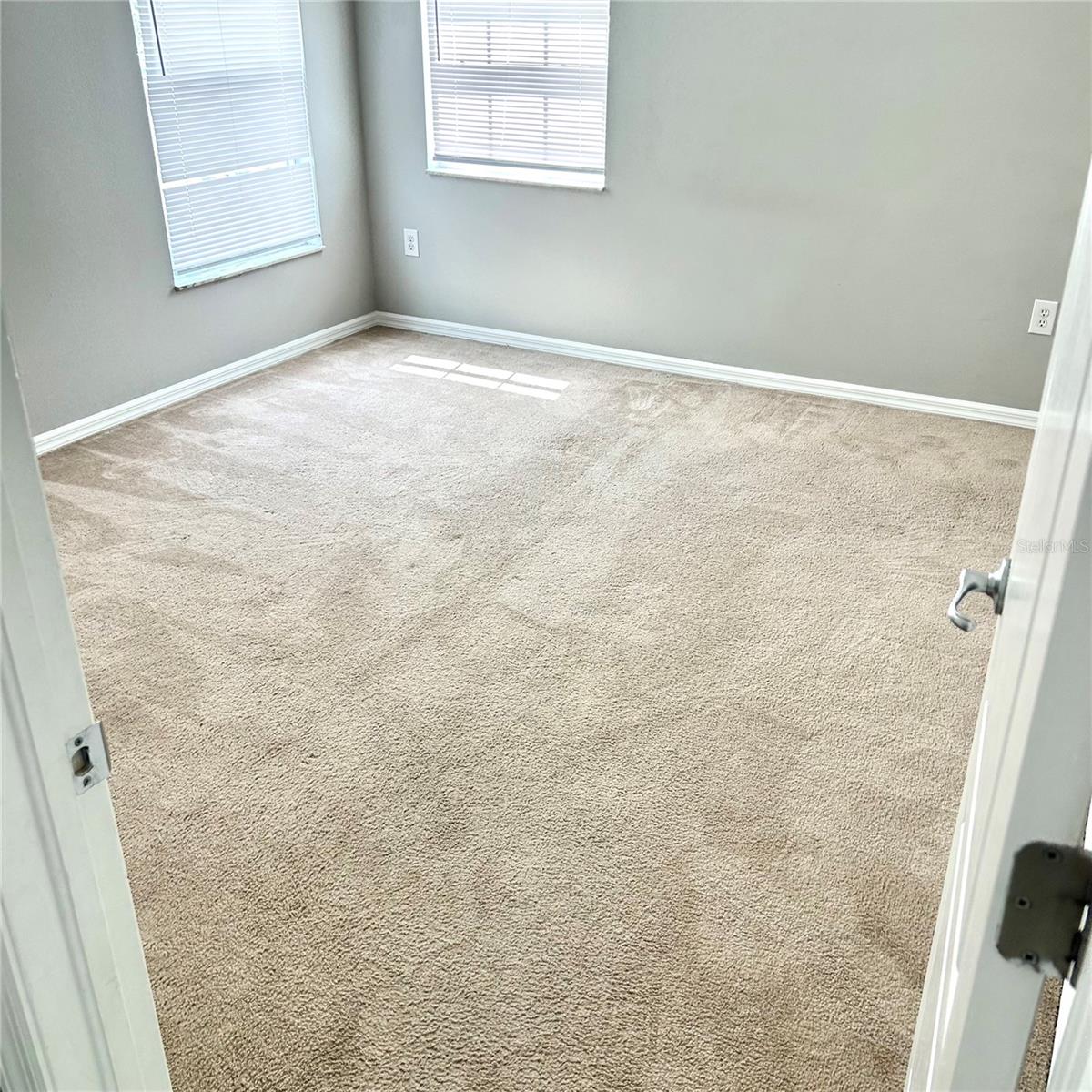 504 MAPLE POINTE DR — photo 25