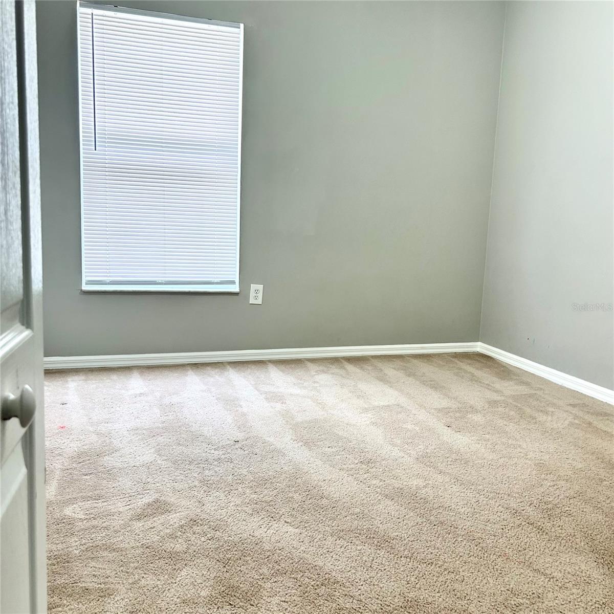 504 MAPLE POINTE DR — photo 30