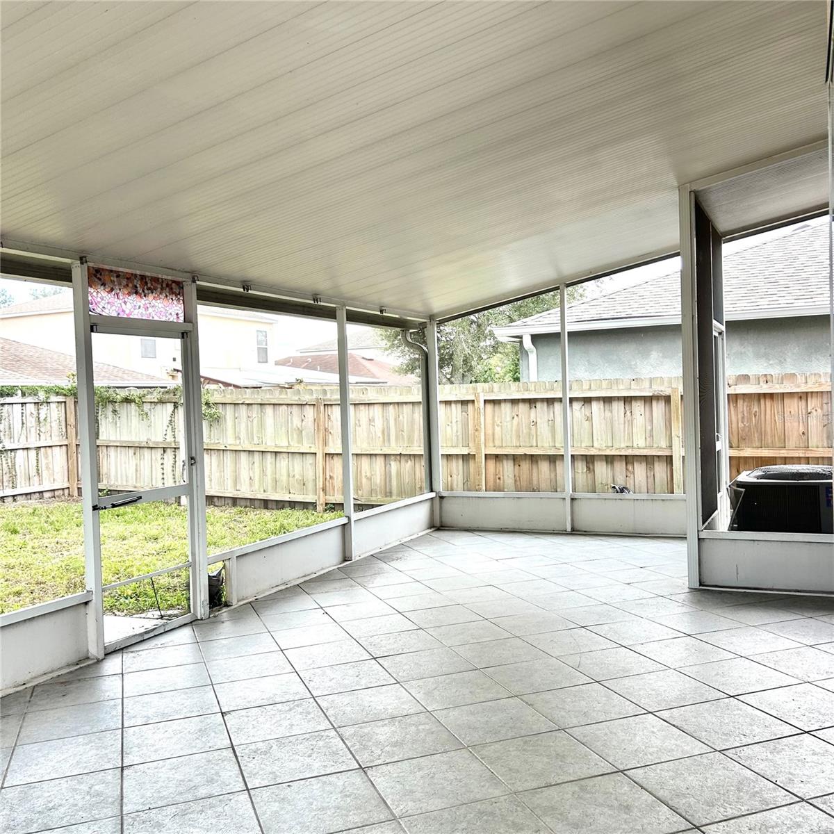 504 MAPLE POINTE DR — photo 42