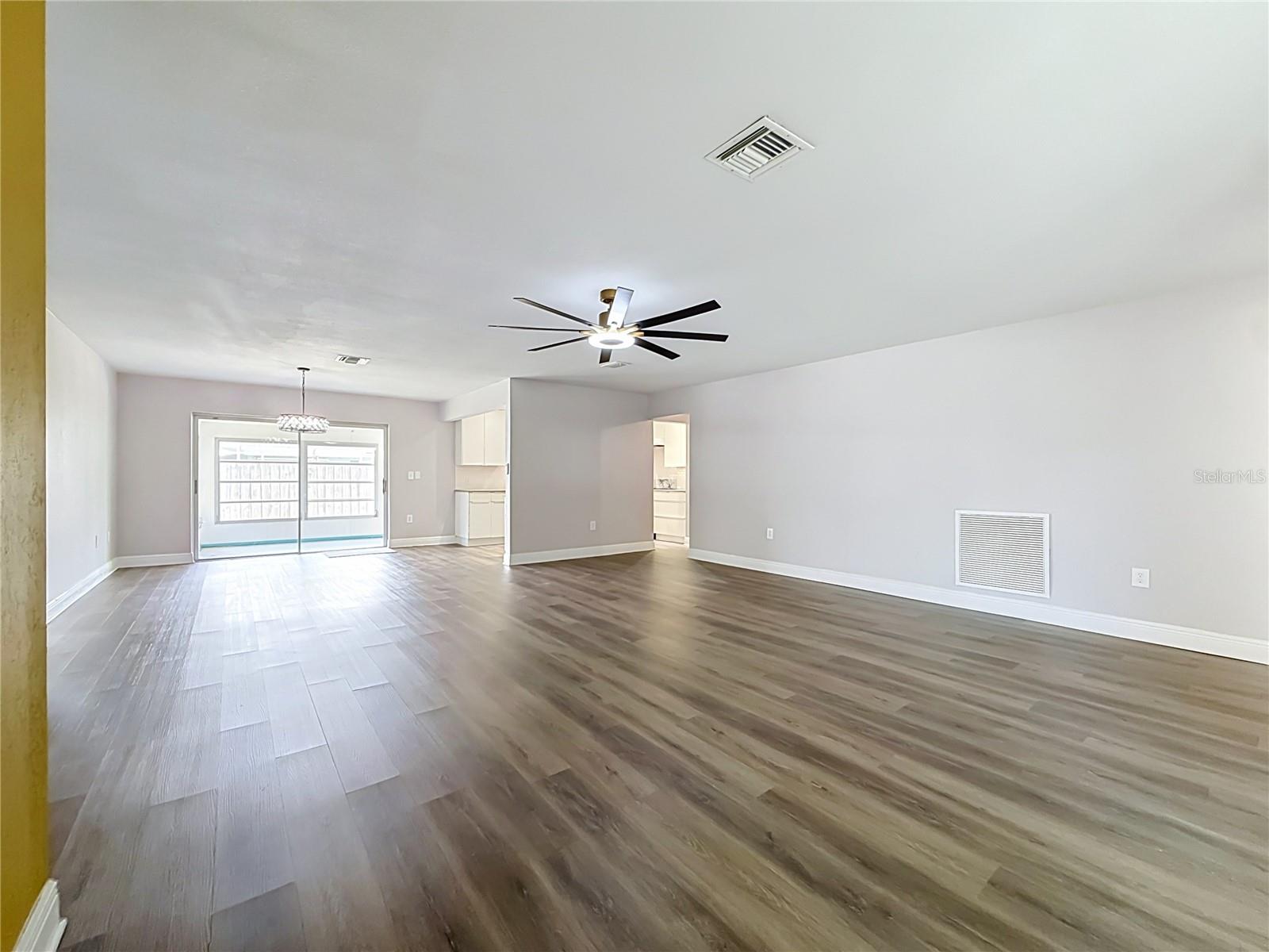 1405 OVERCASH DR — photo 7