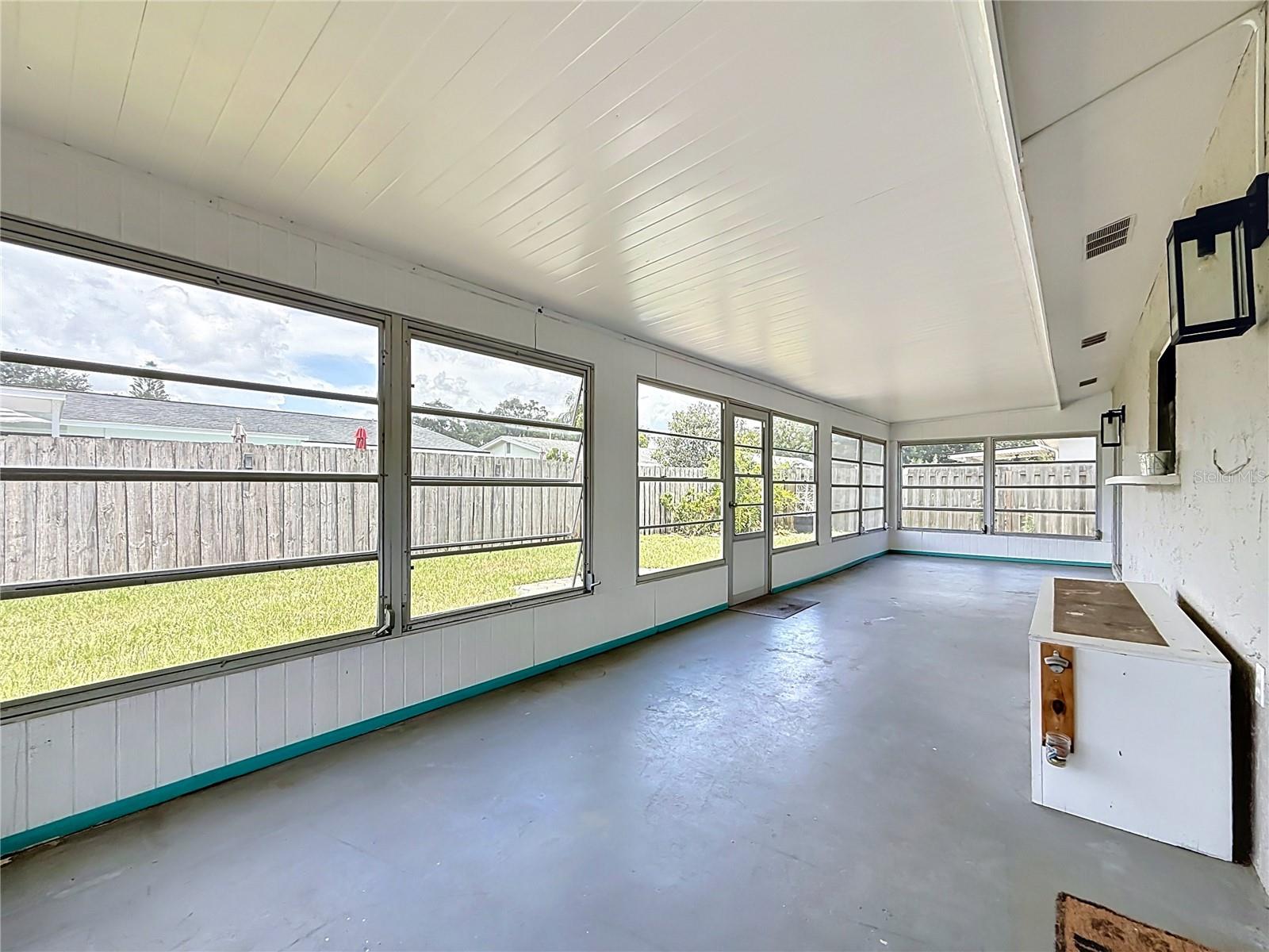 1405 OVERCASH DR — photo 28