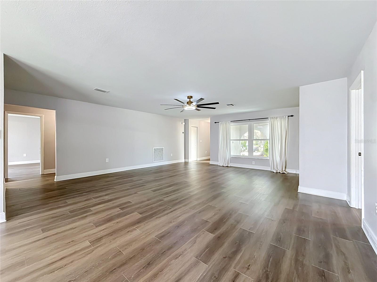 1405 OVERCASH DR — photo 9