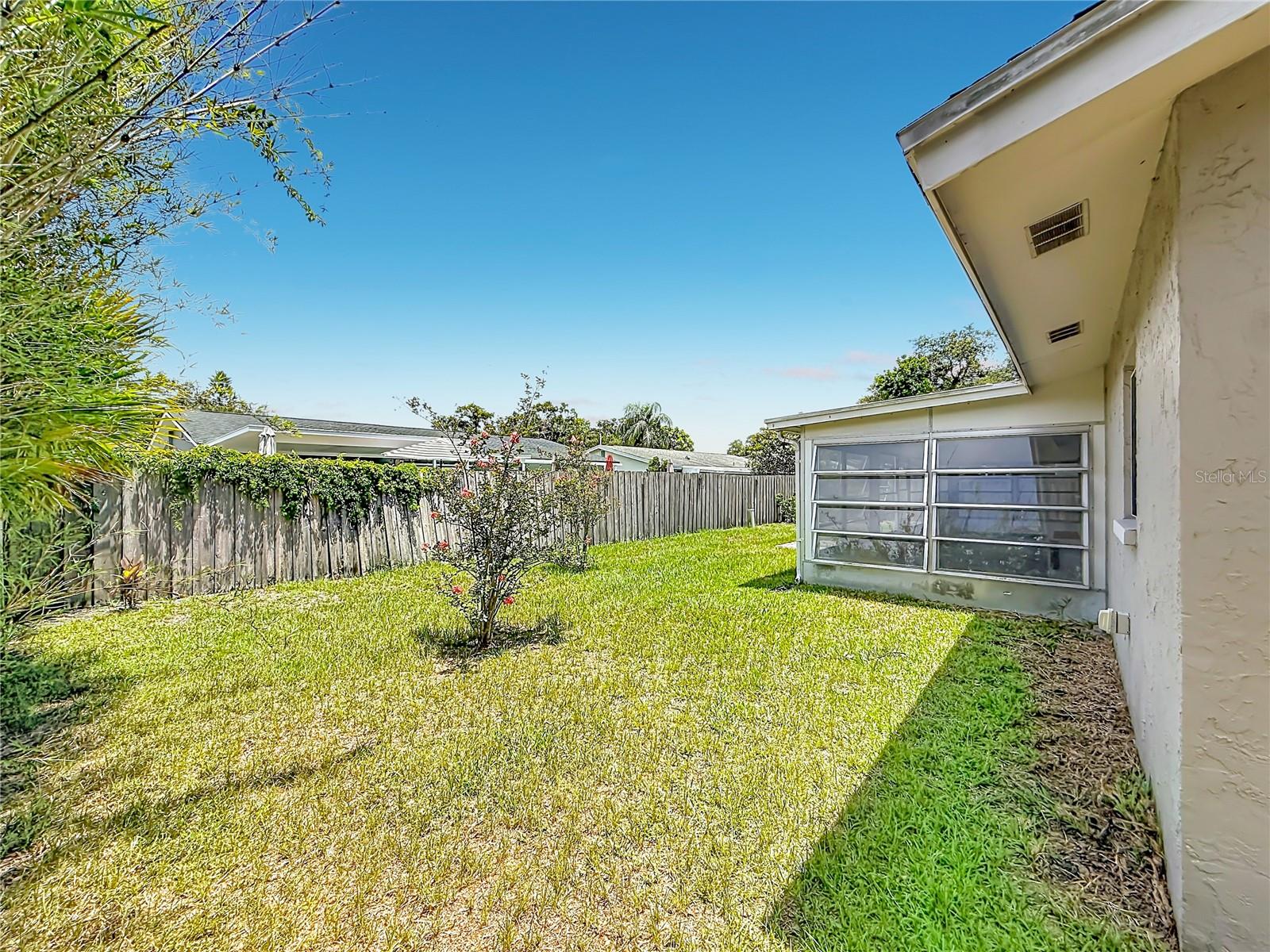 1405 OVERCASH DR — photo 34