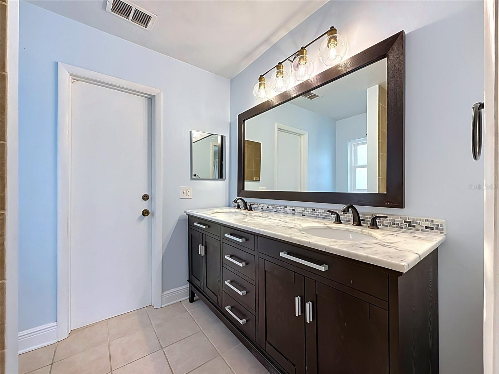 1405 OVERCASH DR — photo 18