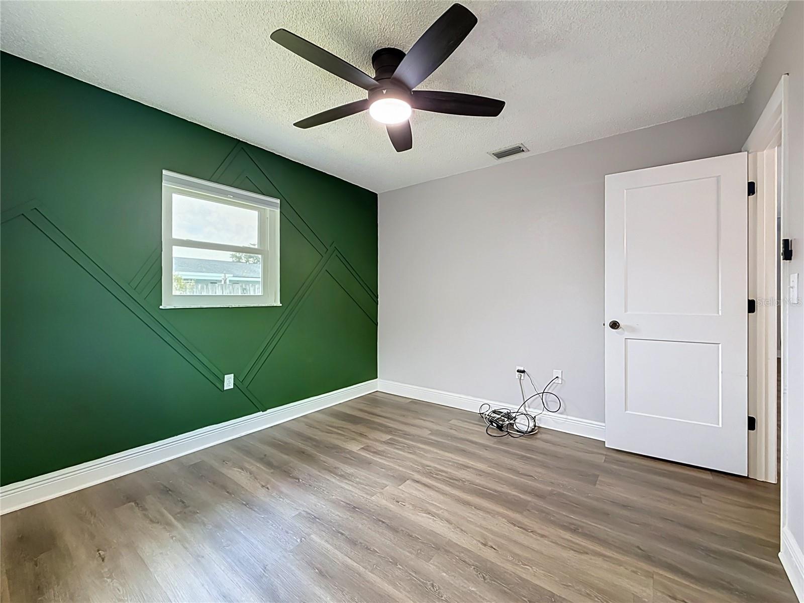1405 OVERCASH DR — photo 26