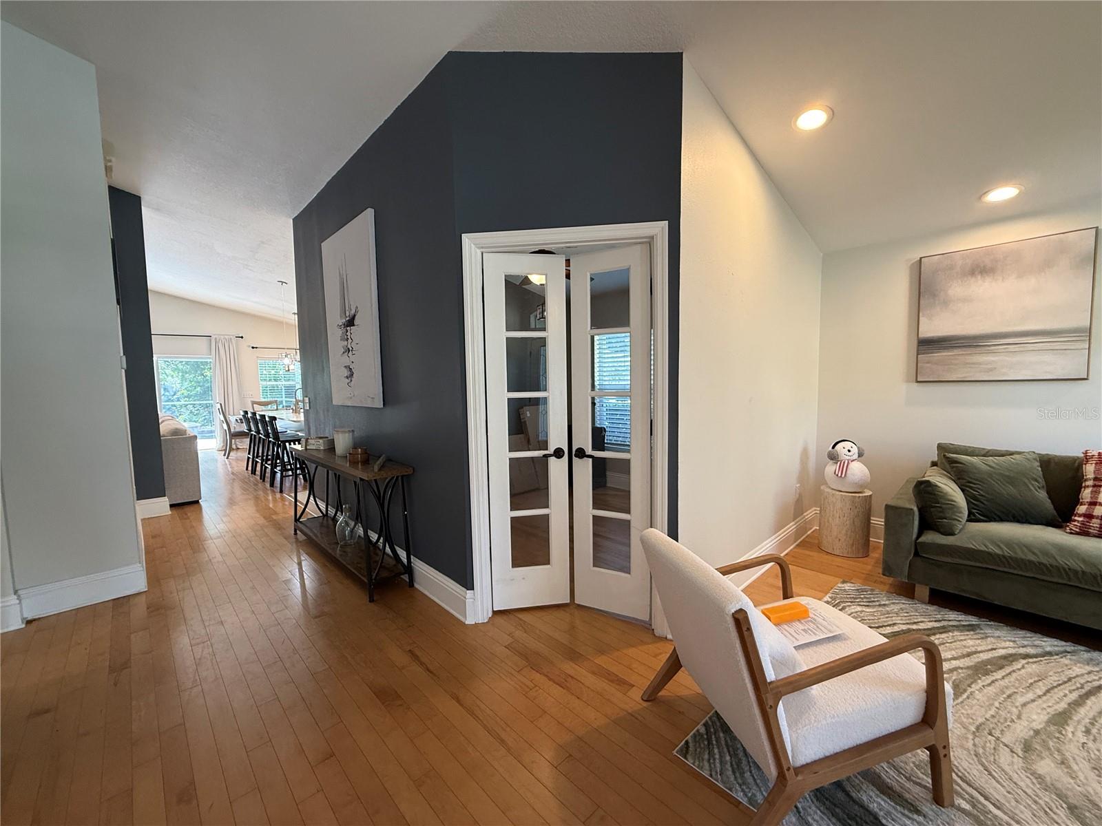 13108 ROYAL GEORGE AVE — photo 10