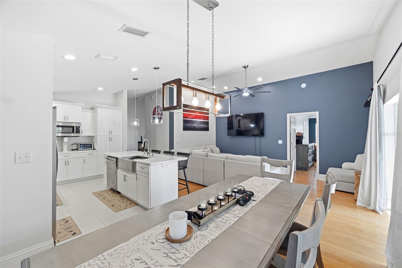 13108 ROYAL GEORGE AVE — photo 24