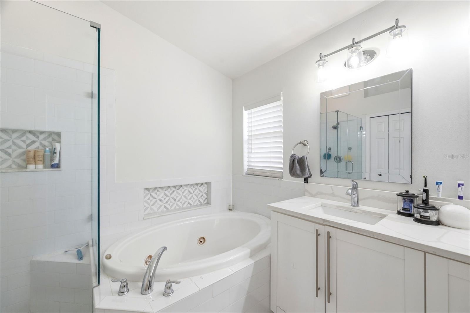 13108 ROYAL GEORGE AVE — photo 34