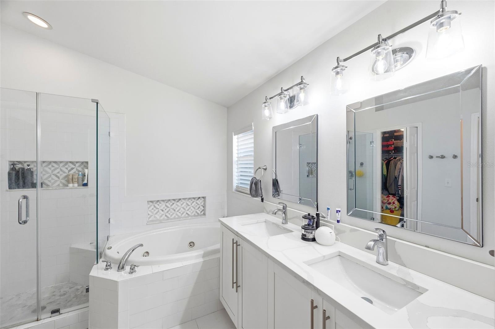 13108 ROYAL GEORGE AVE — photo 32