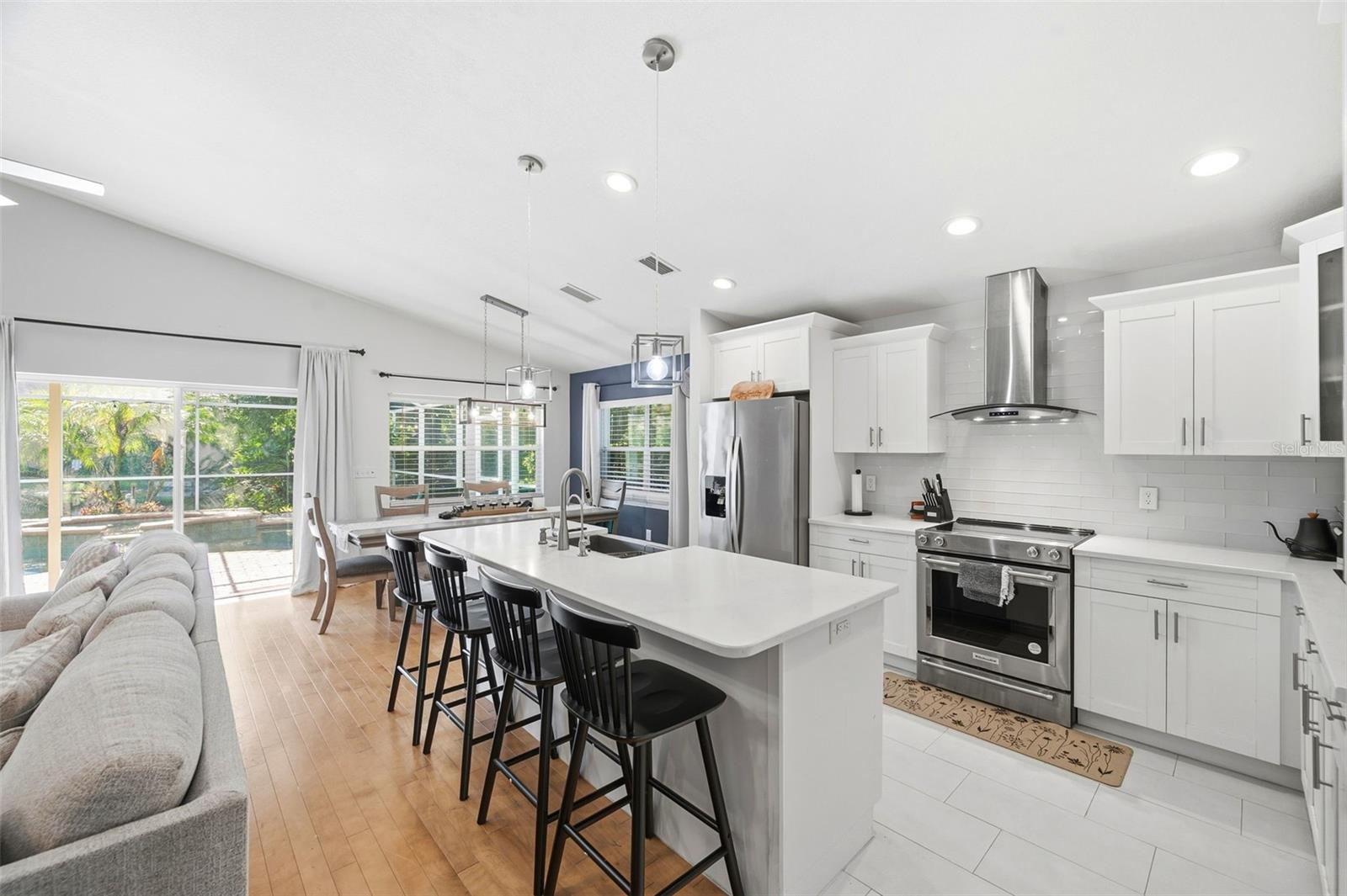 13108 ROYAL GEORGE AVE — photo 16