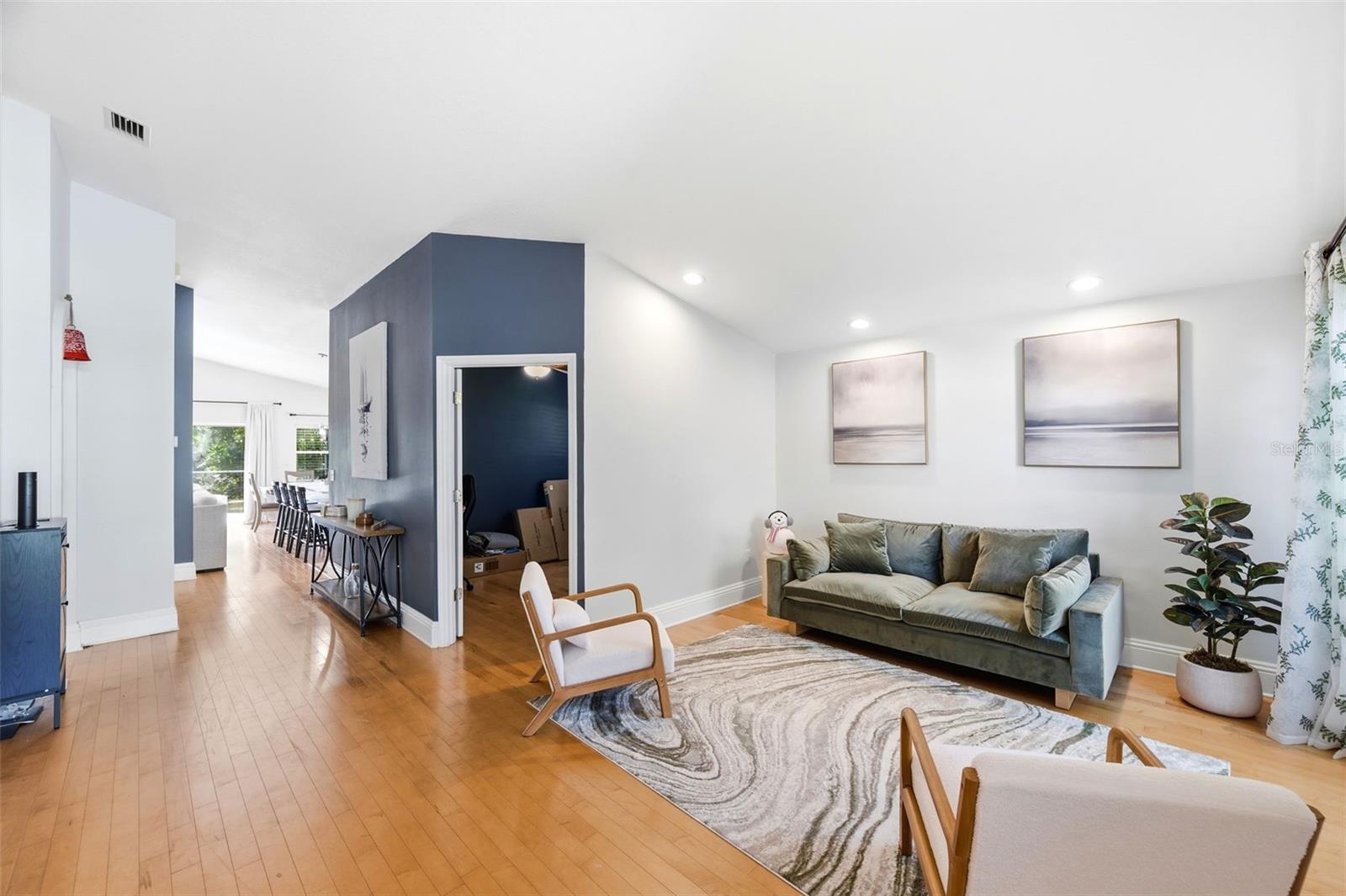 13108 ROYAL GEORGE AVE — photo 11