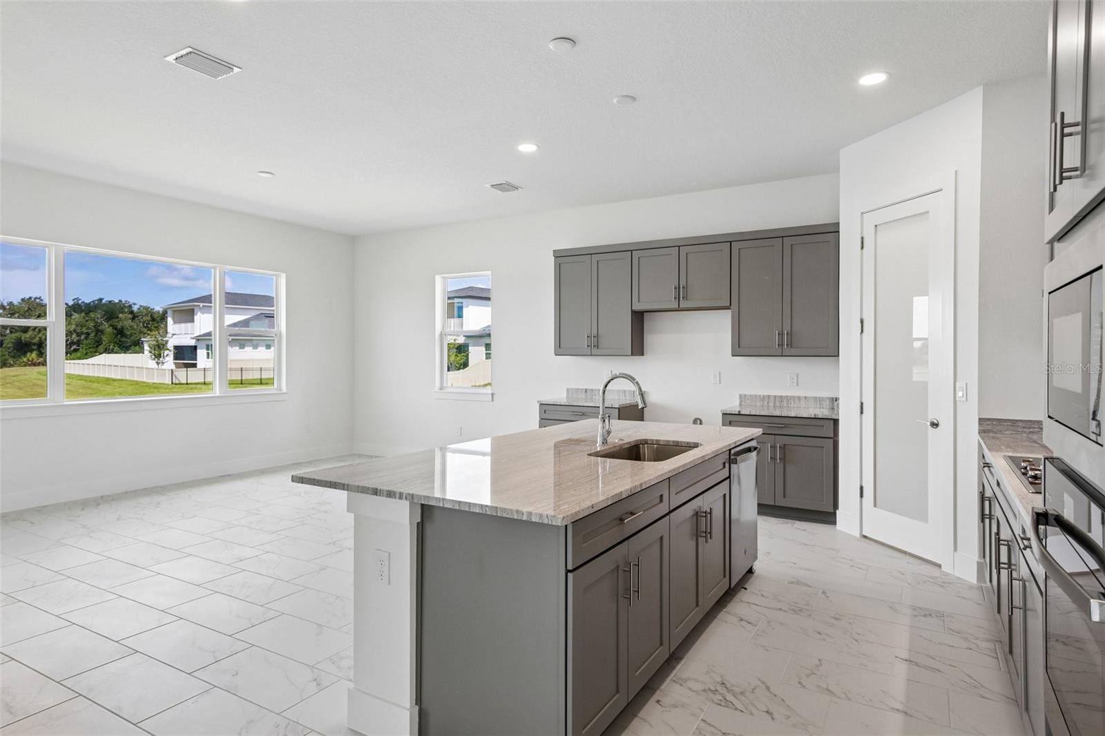 8255 GOLDEN BEACH CT — photo 11
