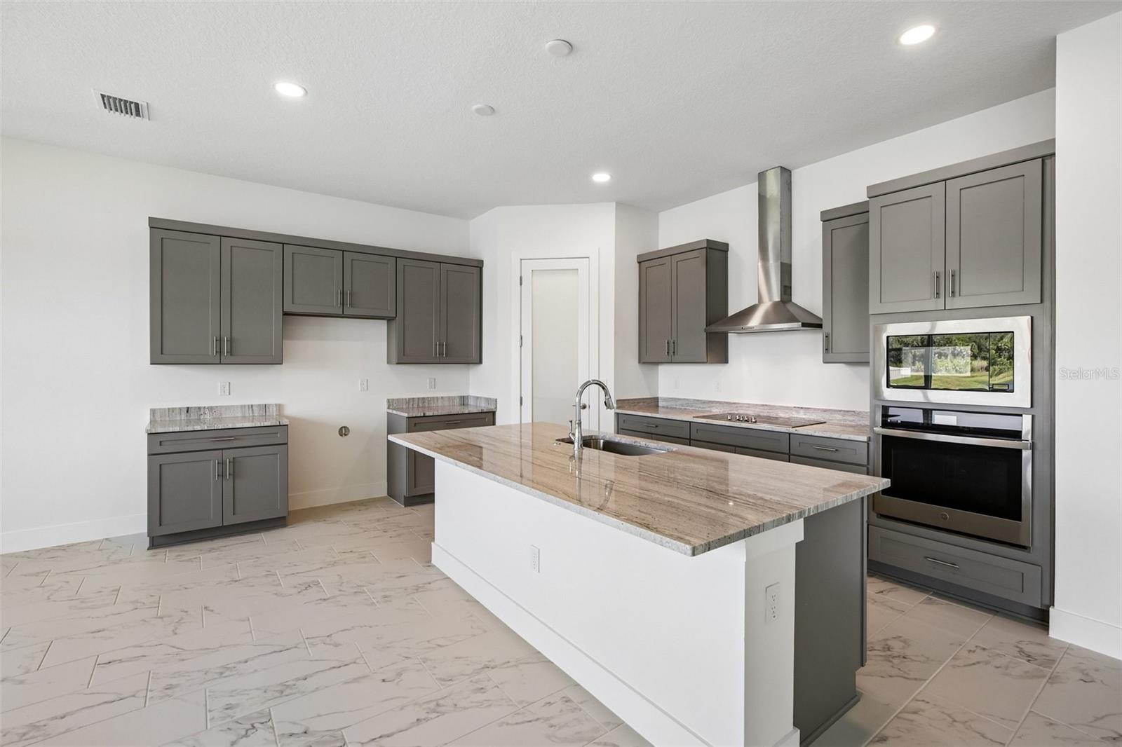 8255 GOLDEN BEACH CT — photo 20