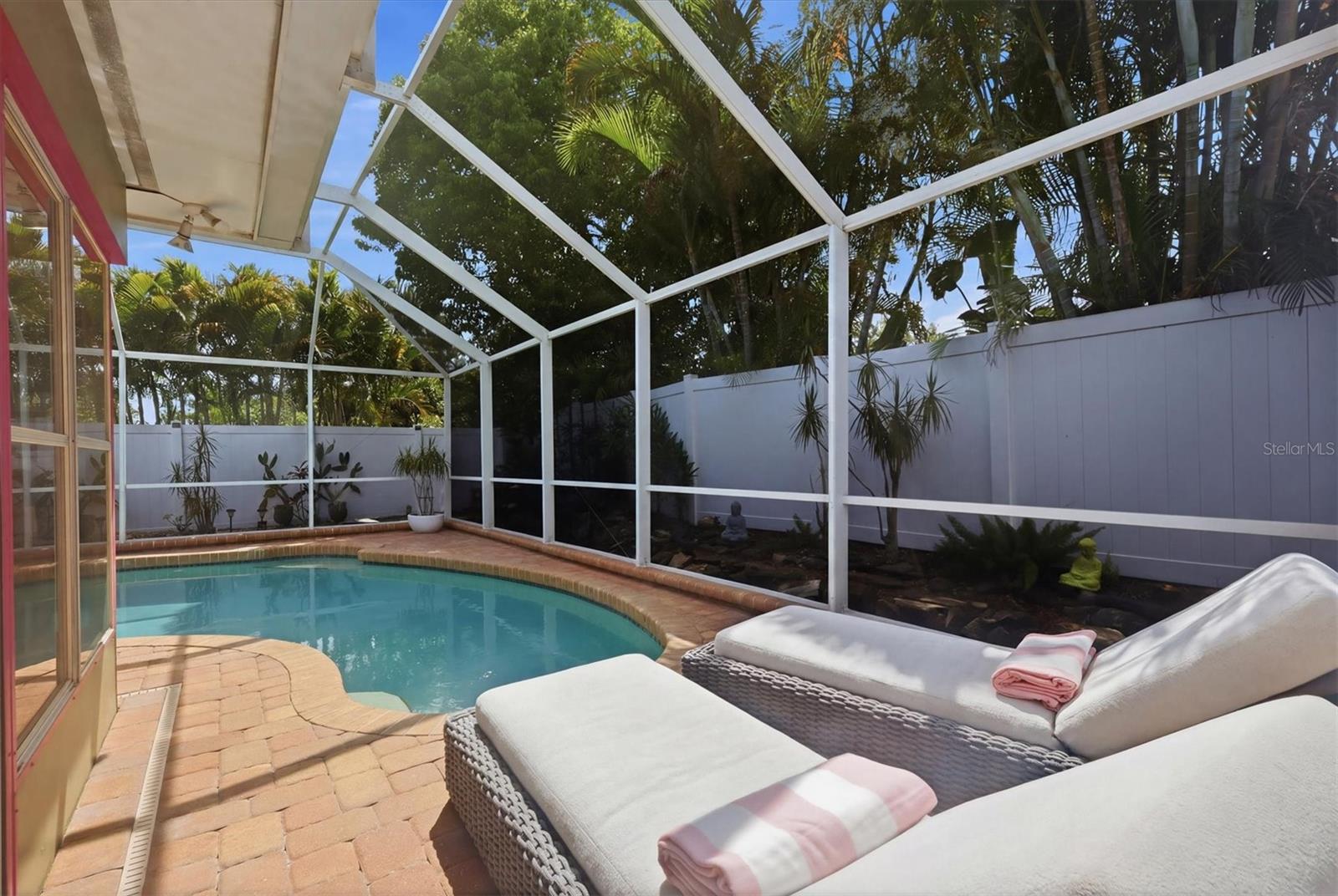 1833 OAK VIEW DR — photo 22