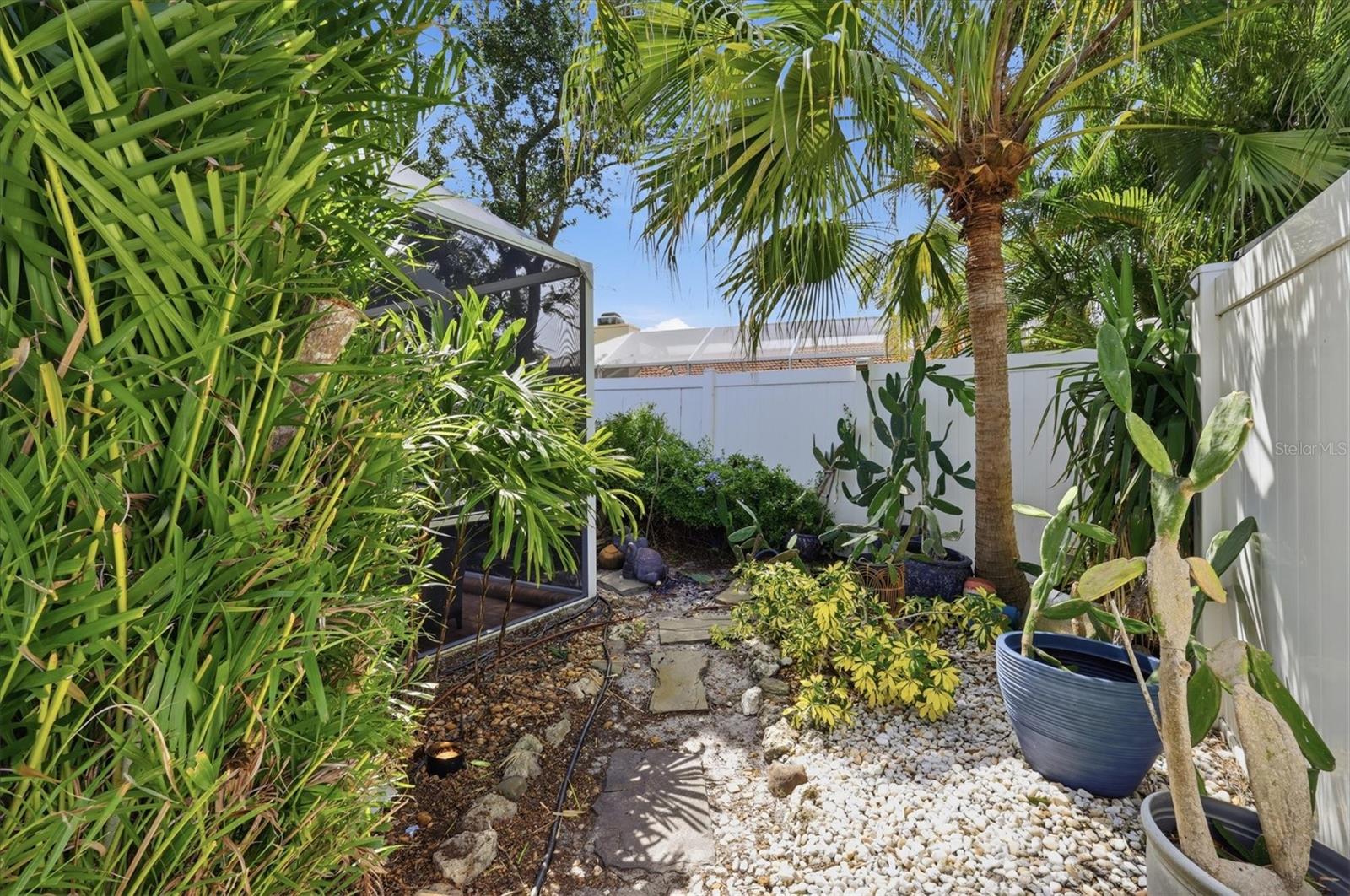 1833 OAK VIEW DR — photo 32