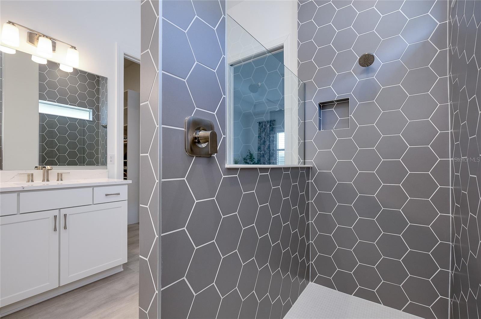 10105 BEACHWALK DR — photo 49