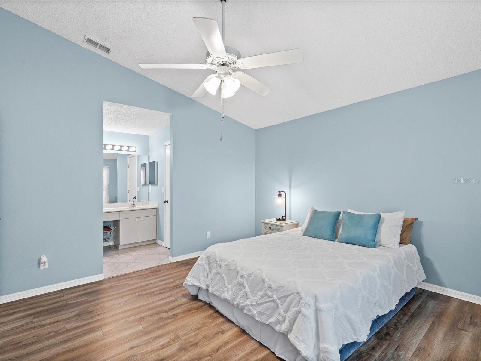 830 MCCALLISTER AVE — photo 10