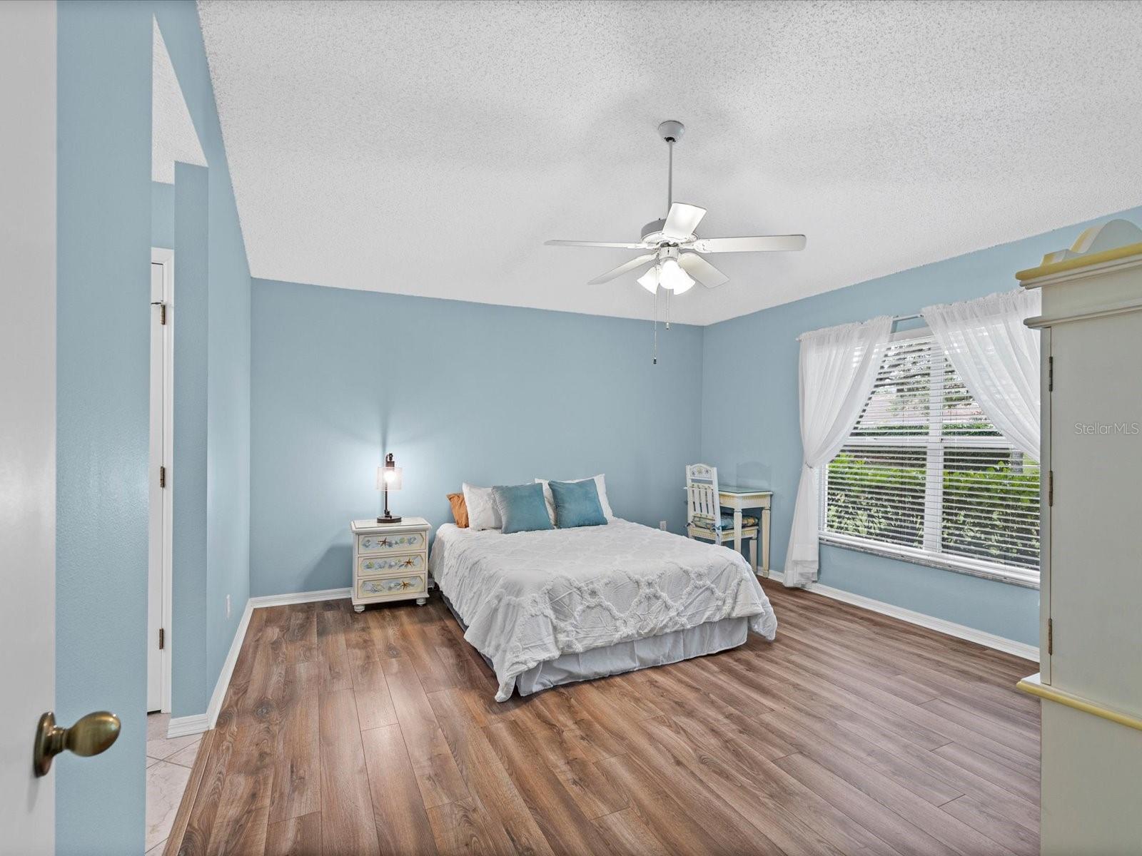 830 MCCALLISTER AVE — photo 9