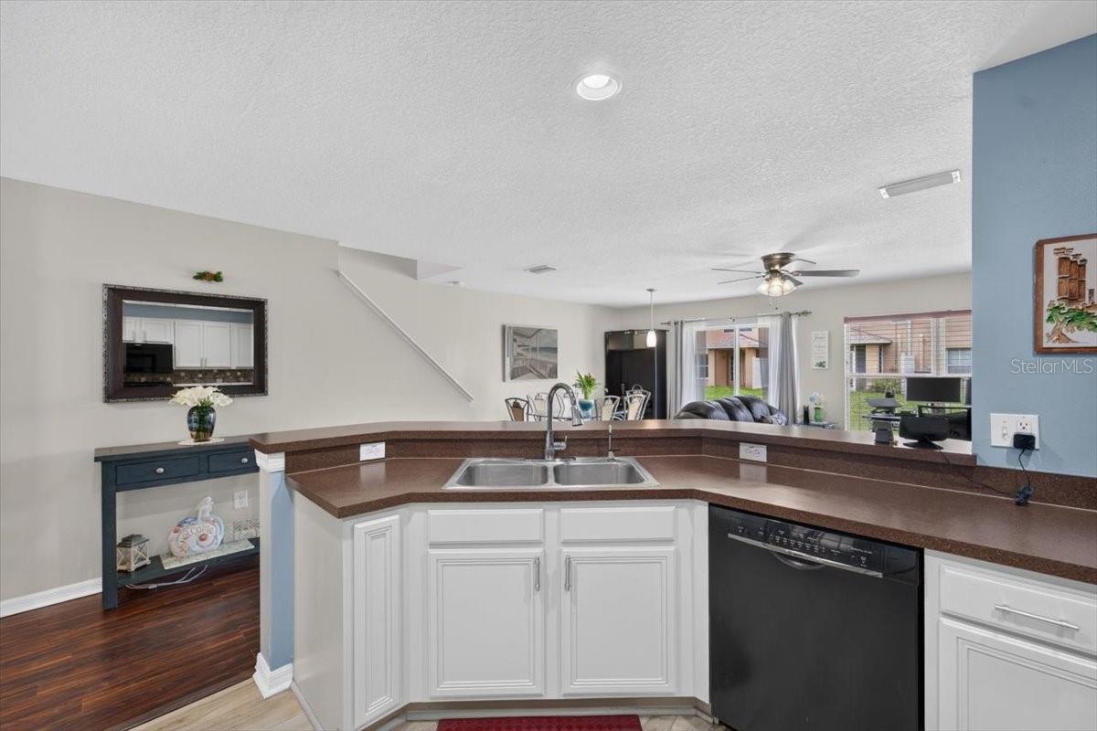 4582 LIMERICK DR — photo 12