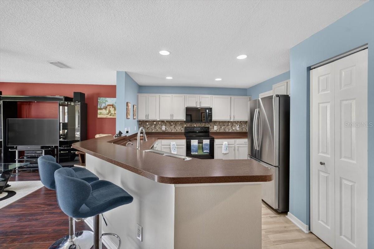 4582 LIMERICK DR — photo 3