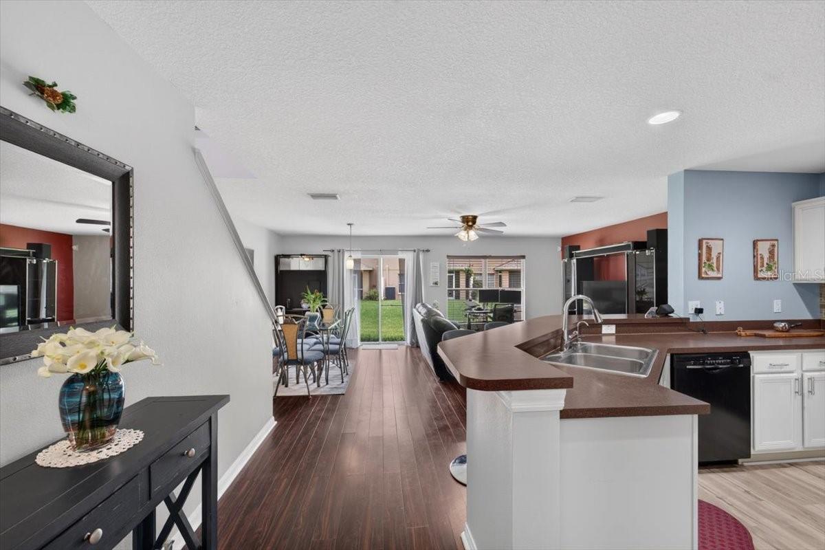 4582 LIMERICK DR — photo 9
