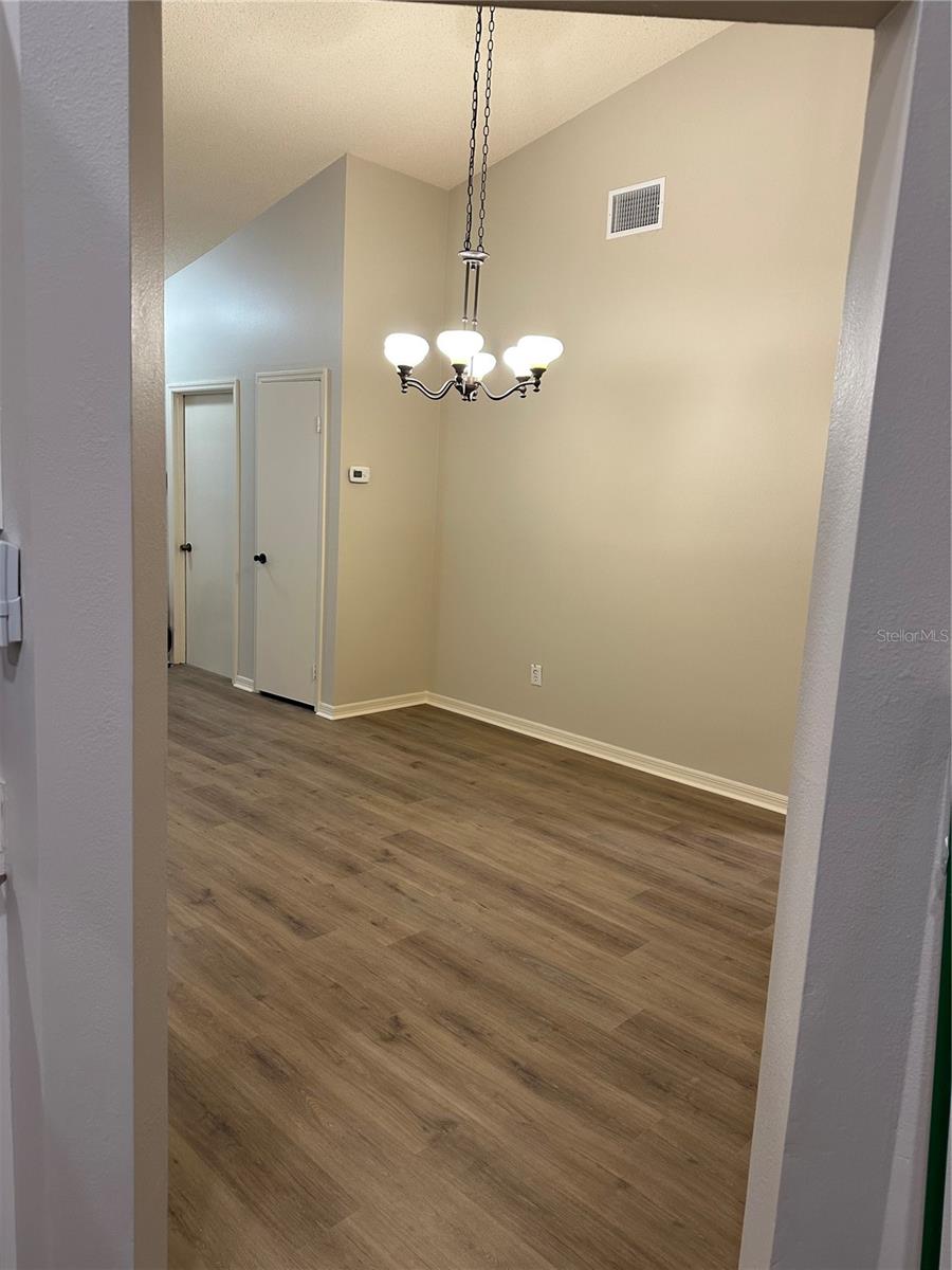 9765 FOX CHAPEL RD — photo 11