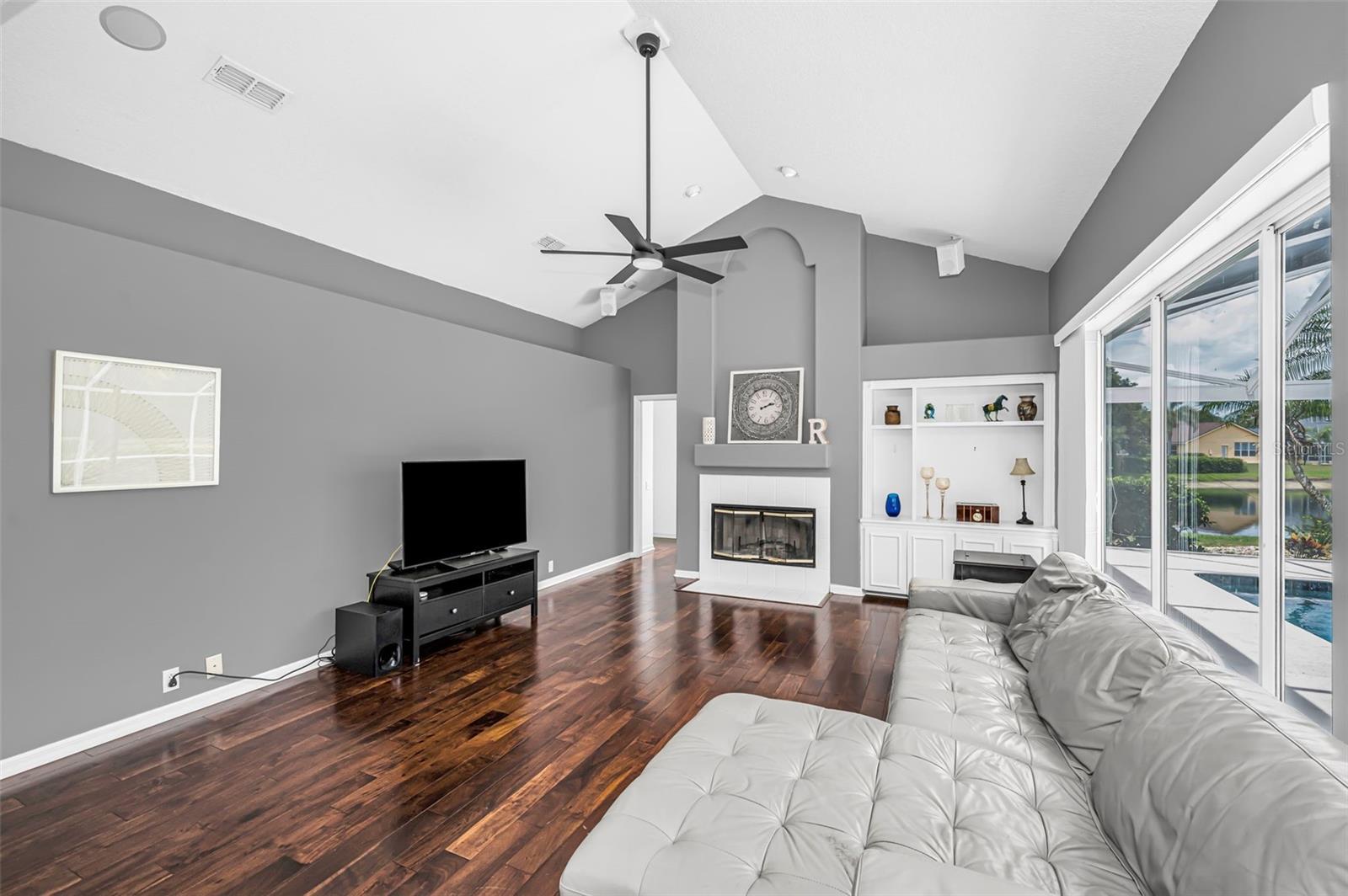 4084 LIGUSTRUM DR — photo 61