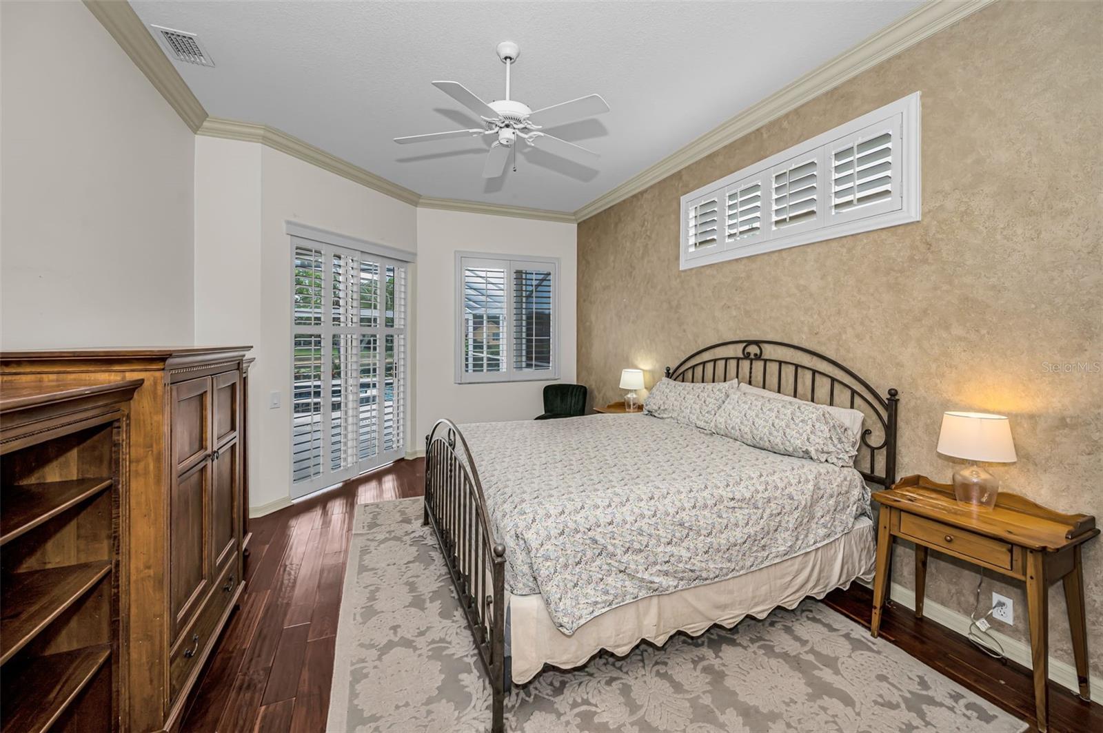 4084 LIGUSTRUM DR — photo 14