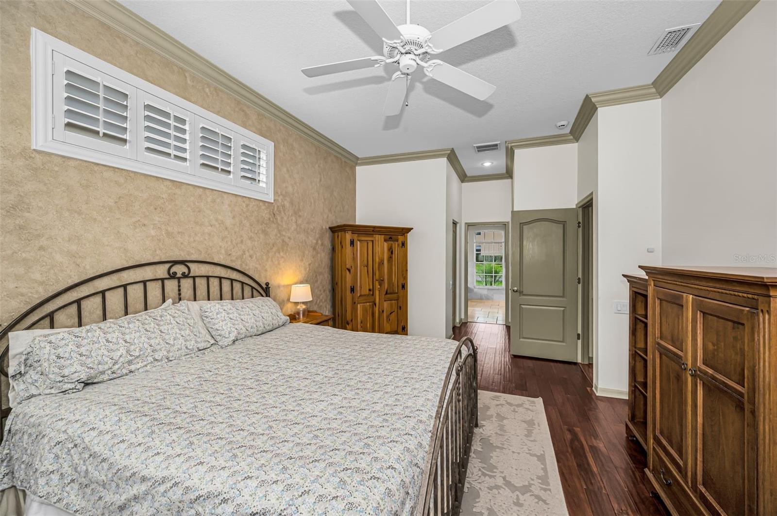 4084 LIGUSTRUM DR — photo 15