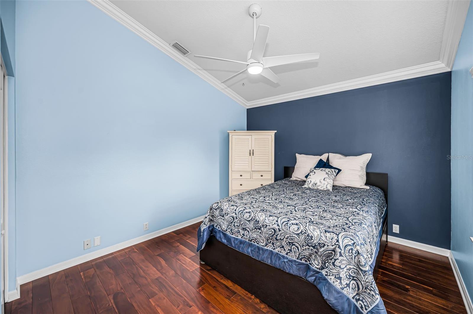 4084 LIGUSTRUM DR — photo 22