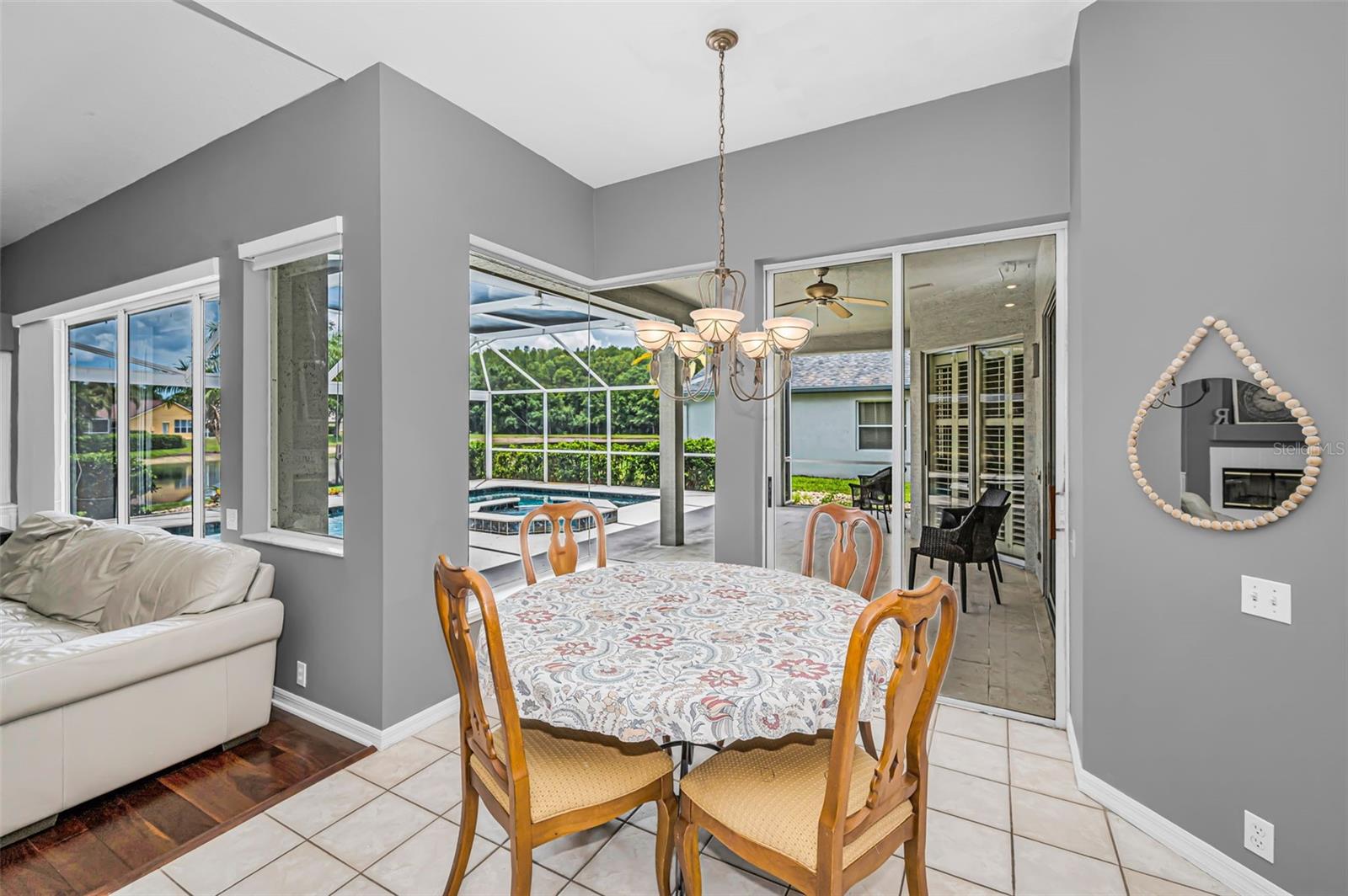 4084 LIGUSTRUM DR — photo 11