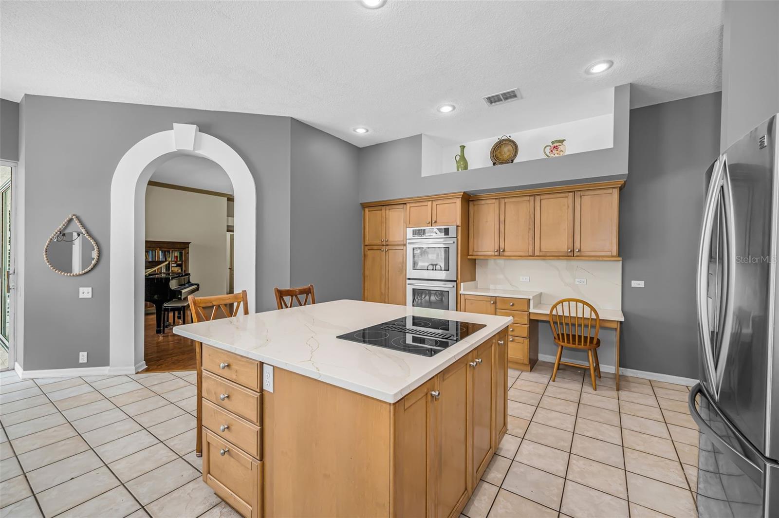 4084 LIGUSTRUM DR — photo 9