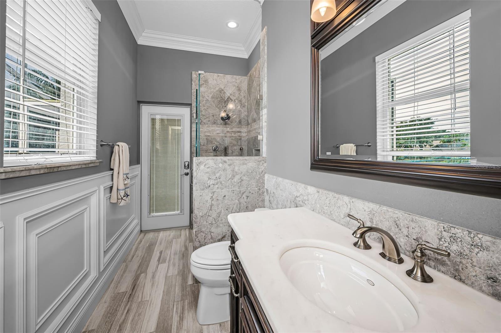 4084 LIGUSTRUM DR — photo 23