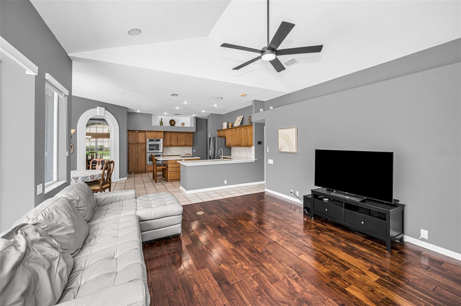4084 LIGUSTRUM DR — photo 60