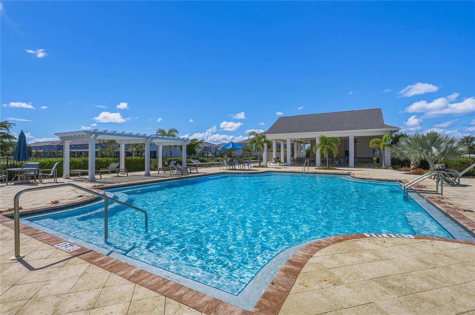388 MANGROVE SHADE CIR — photo 18