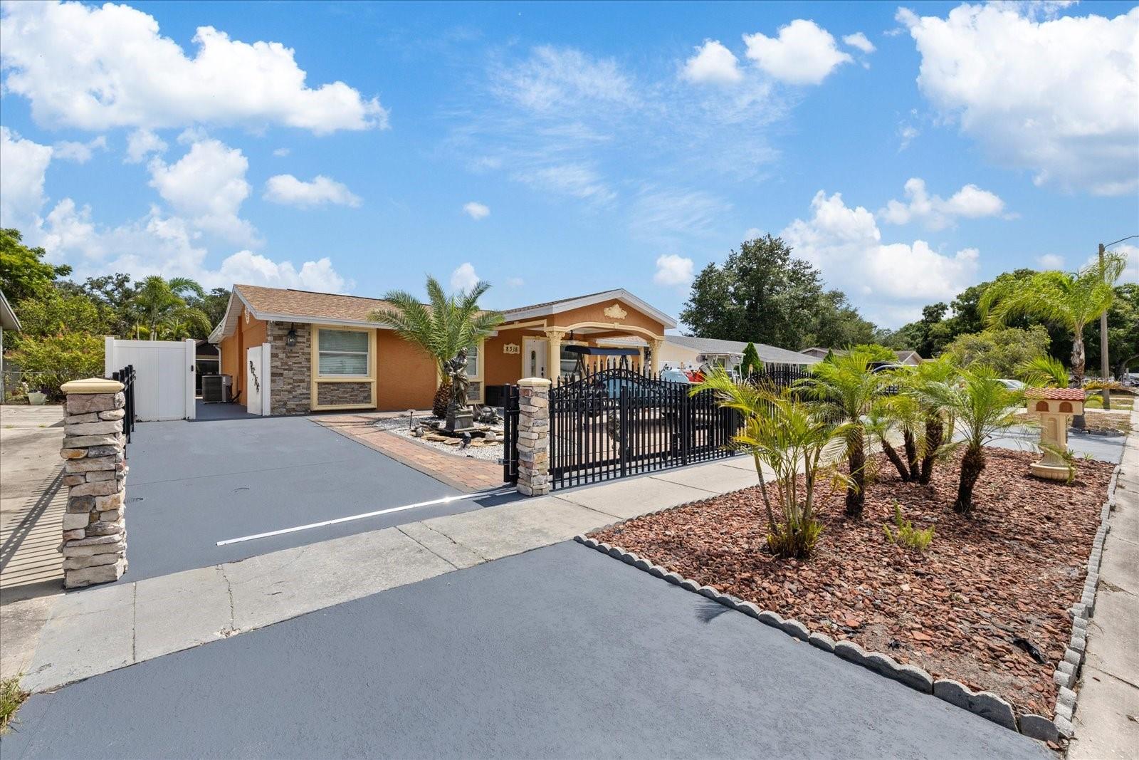 8318 DRYCREEK DR — photo 38